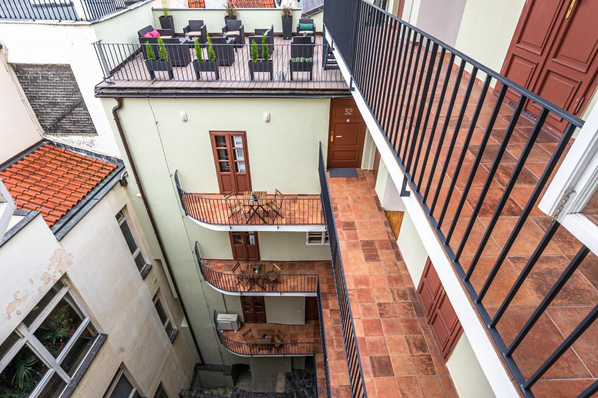 Charles Apartments In Old Town ปราก ภายนอก รูปภาพ