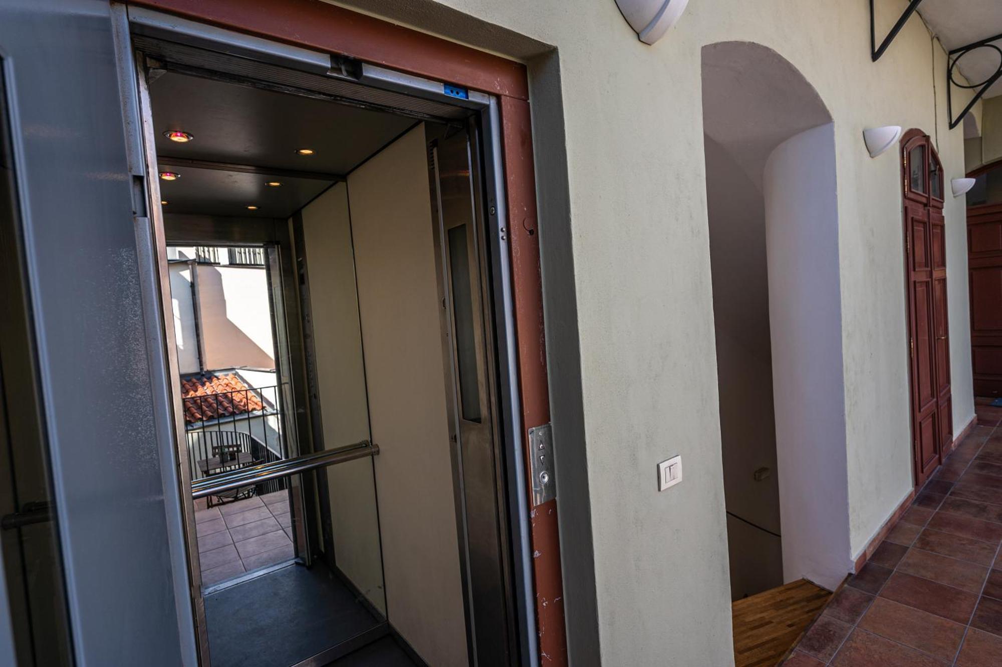 Charles Apartments In Old Town ปราก ภายนอก รูปภาพ